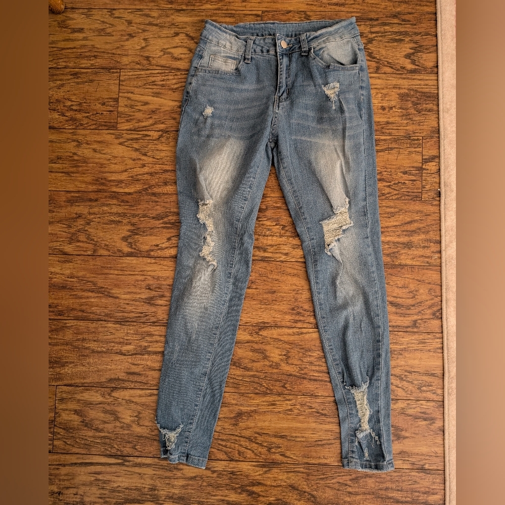 Distressed Skinny‎ Jeans